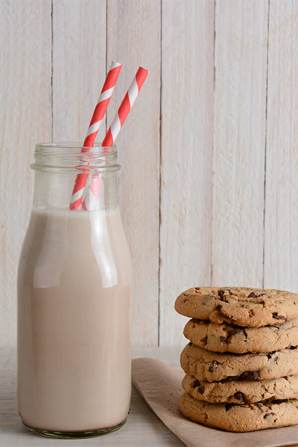 chocolate milk and cookies